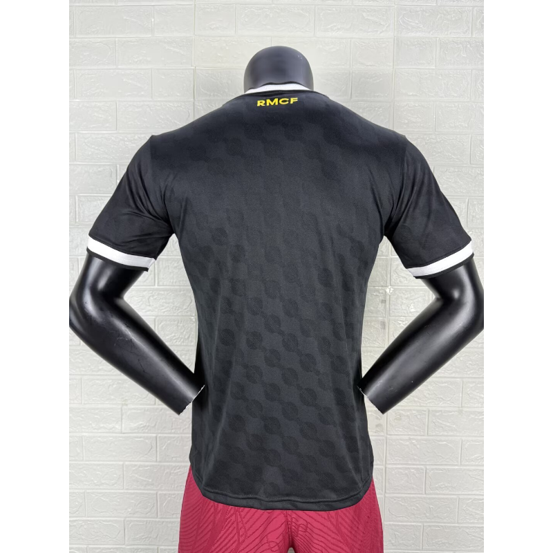 Real Madrid 25/26 Edizione Nera – Maglia Giocatore Speciale Real Madrid 25/26 Edizione Nera – Maglia Giocatore Speciale