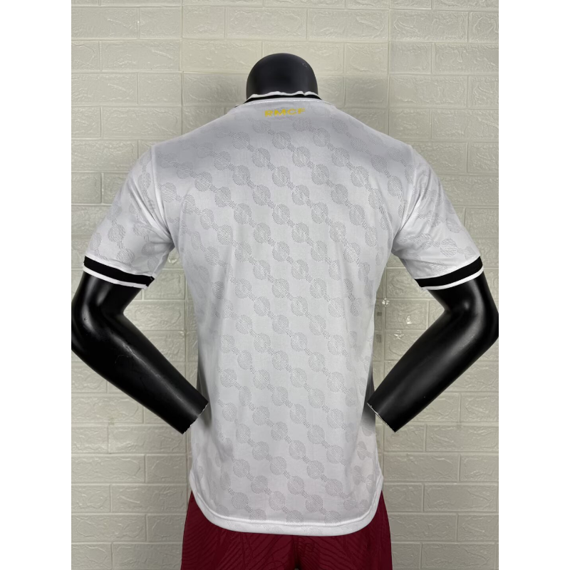 Bianco Classico Real Madrid 25/26 – Maglia Giocatore Speciale Bianco Classico Real Madrid 25/26 – Maglia Giocatore Speciale