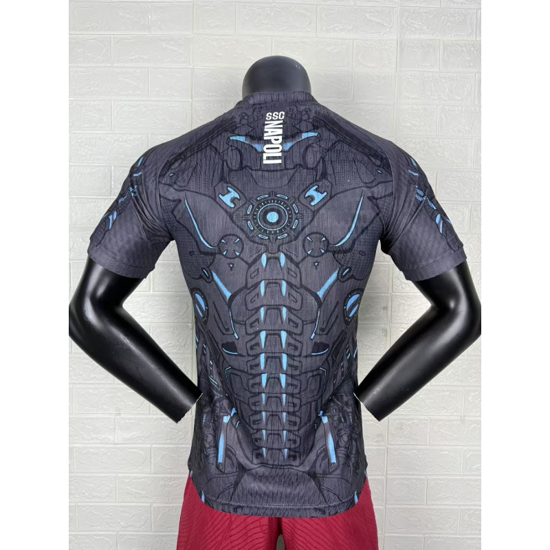 Training Napoli 25/26 – Giocatore Top Grigio Stile Mecha Training Napoli 25/26 – Giocatore Top Grigio Stile Mecha